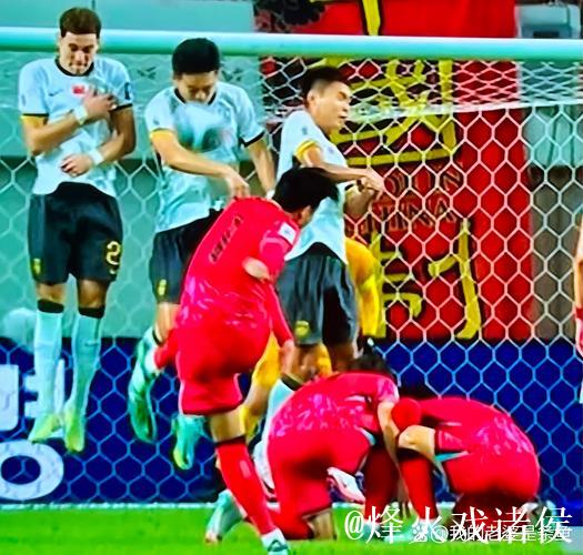 荷兰队最后时刻出现失误,中国队7比5惊险战胜对手 荷兰队最后时刻出现失误,中国队7比5惊险战胜对手